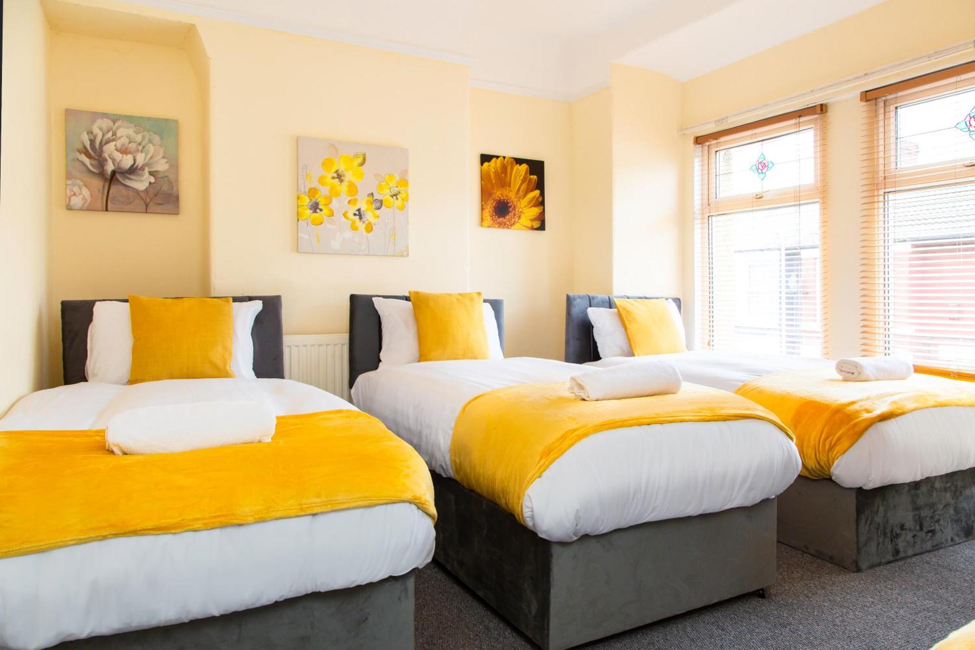 Newly Launched 3 Bedroom House With Free Parking Litherland Esterno foto