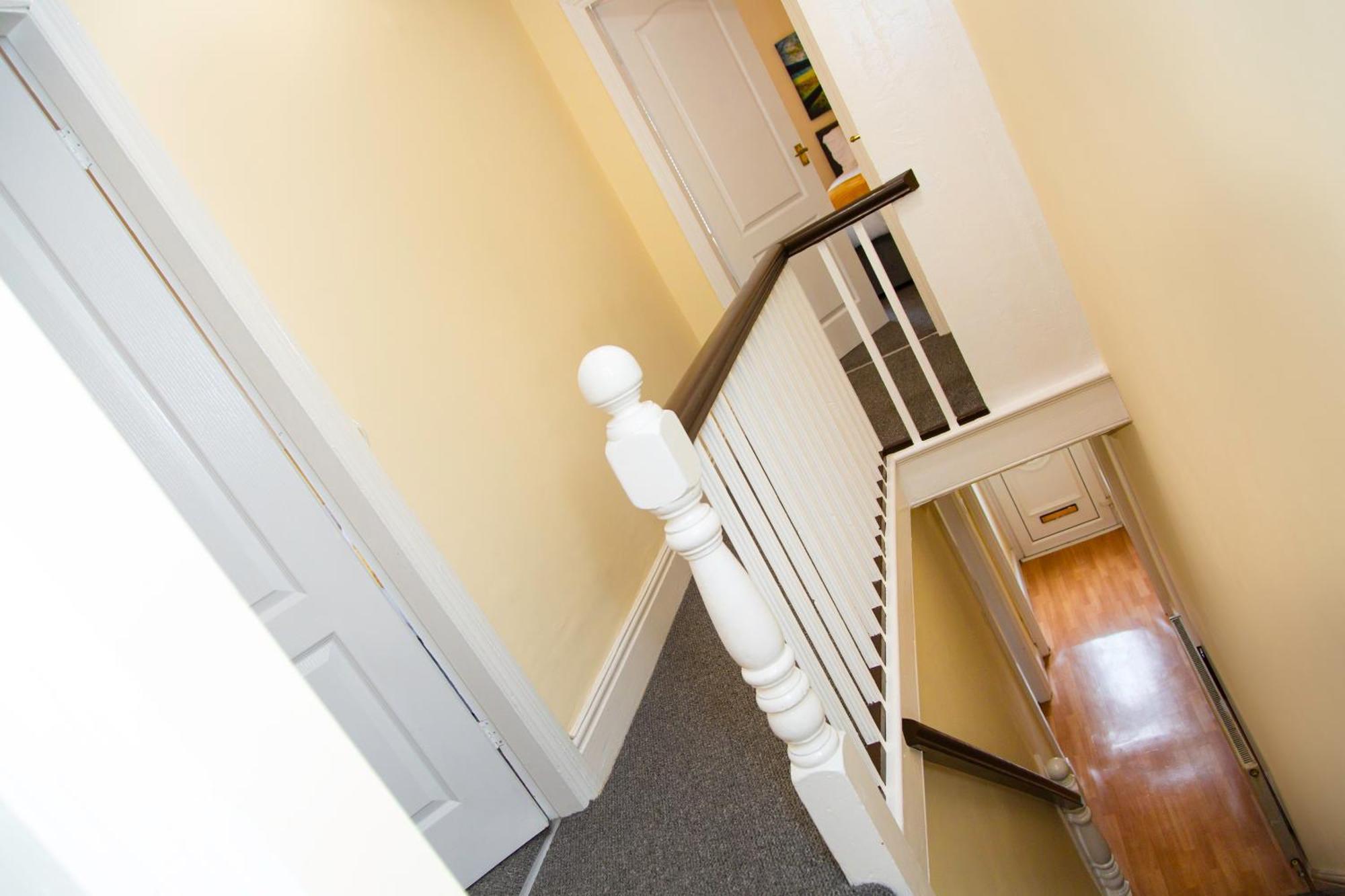 Newly Launched 3 Bedroom House With Free Parking Litherland Esterno foto
