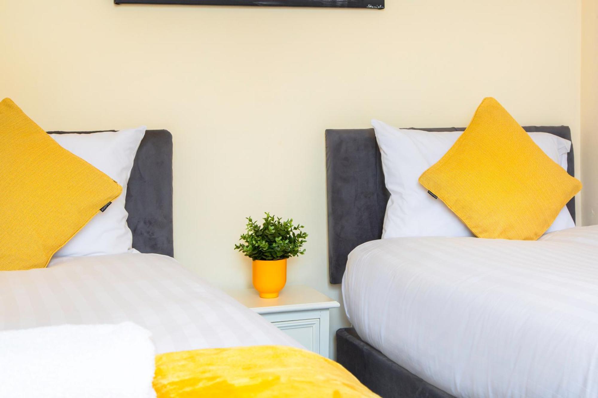 Newly Launched 3 Bedroom House With Free Parking Litherland Esterno foto