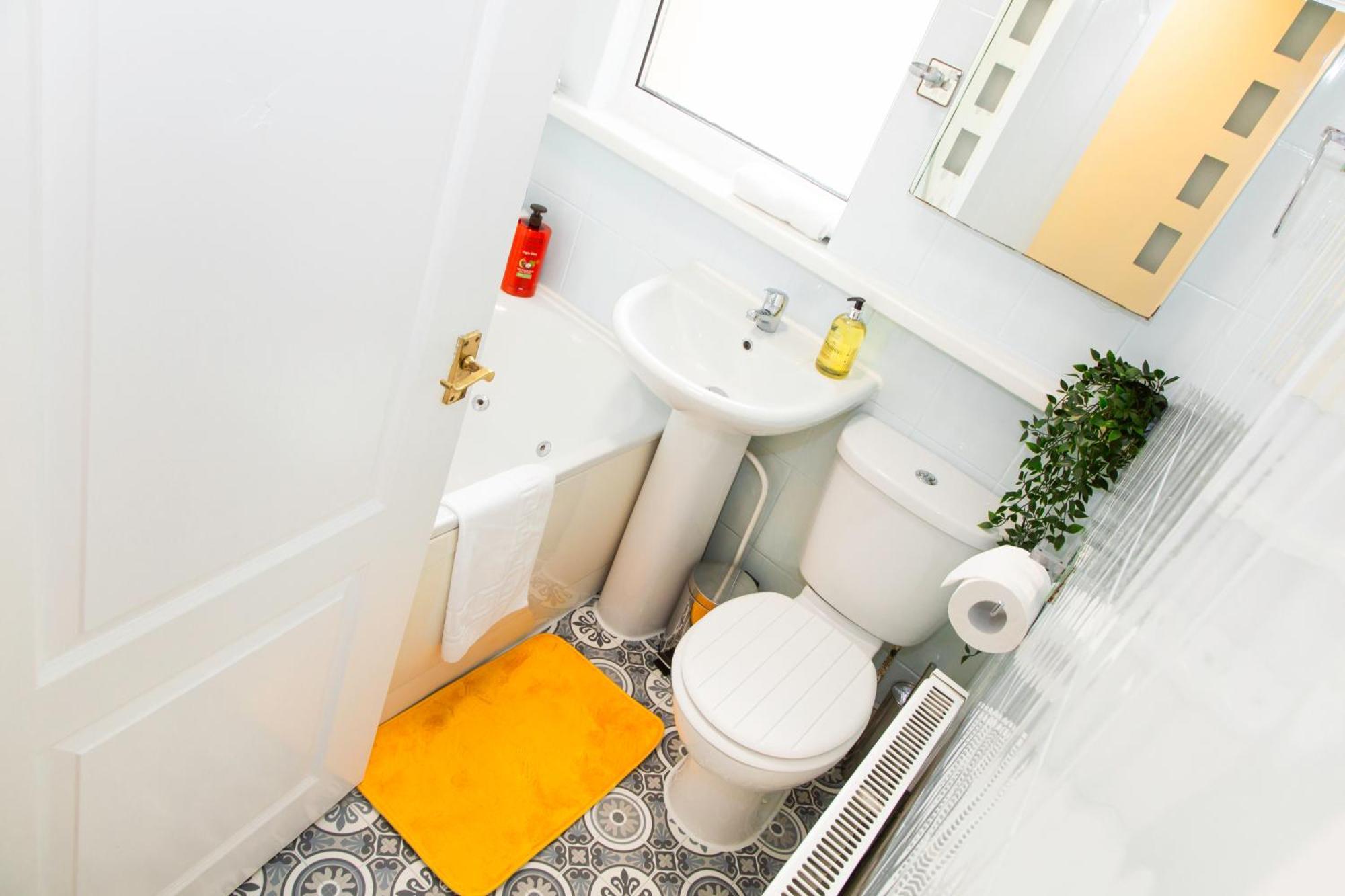 Newly Launched 3 Bedroom House With Free Parking Litherland Esterno foto