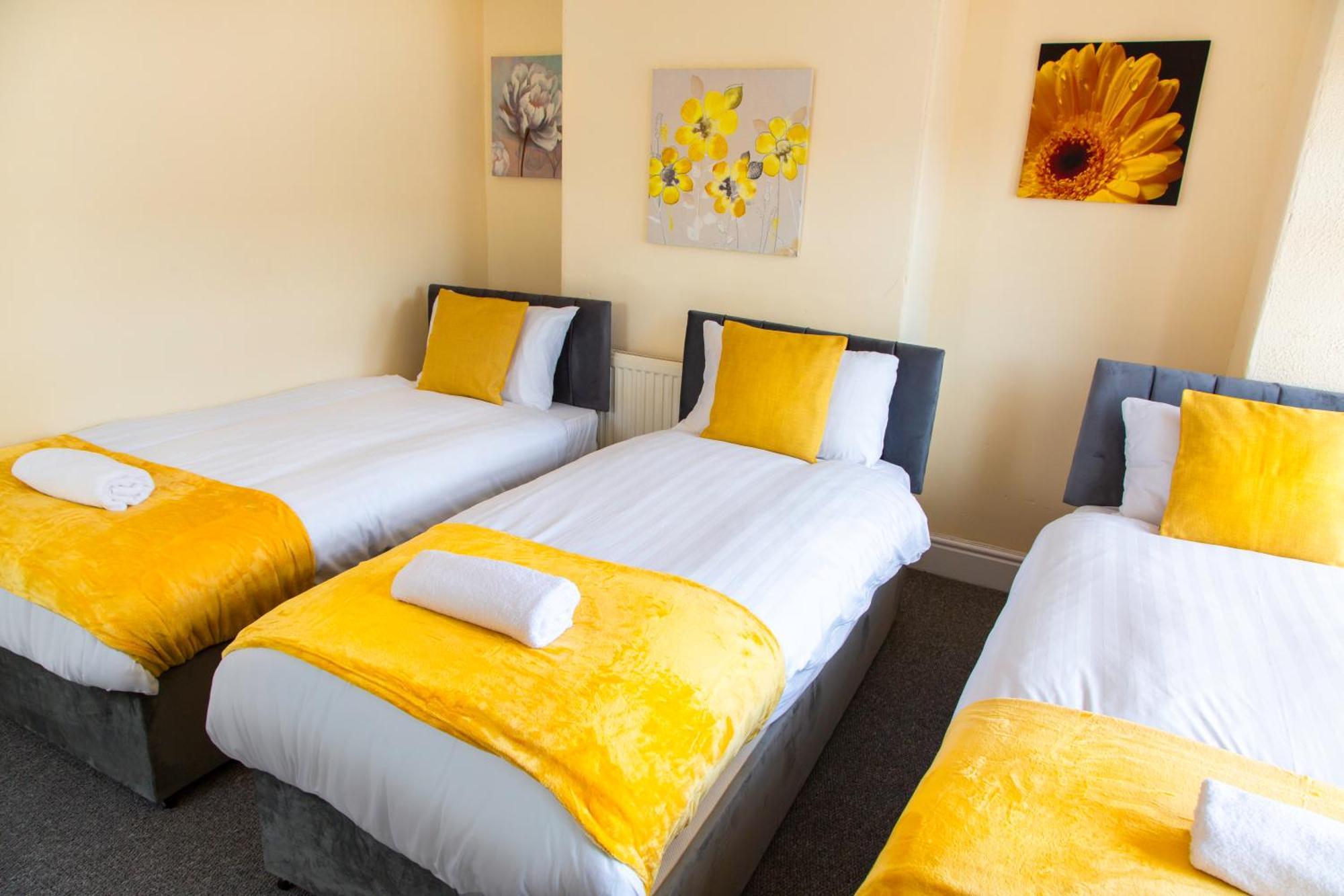 Newly Launched 3 Bedroom House With Free Parking Litherland Esterno foto