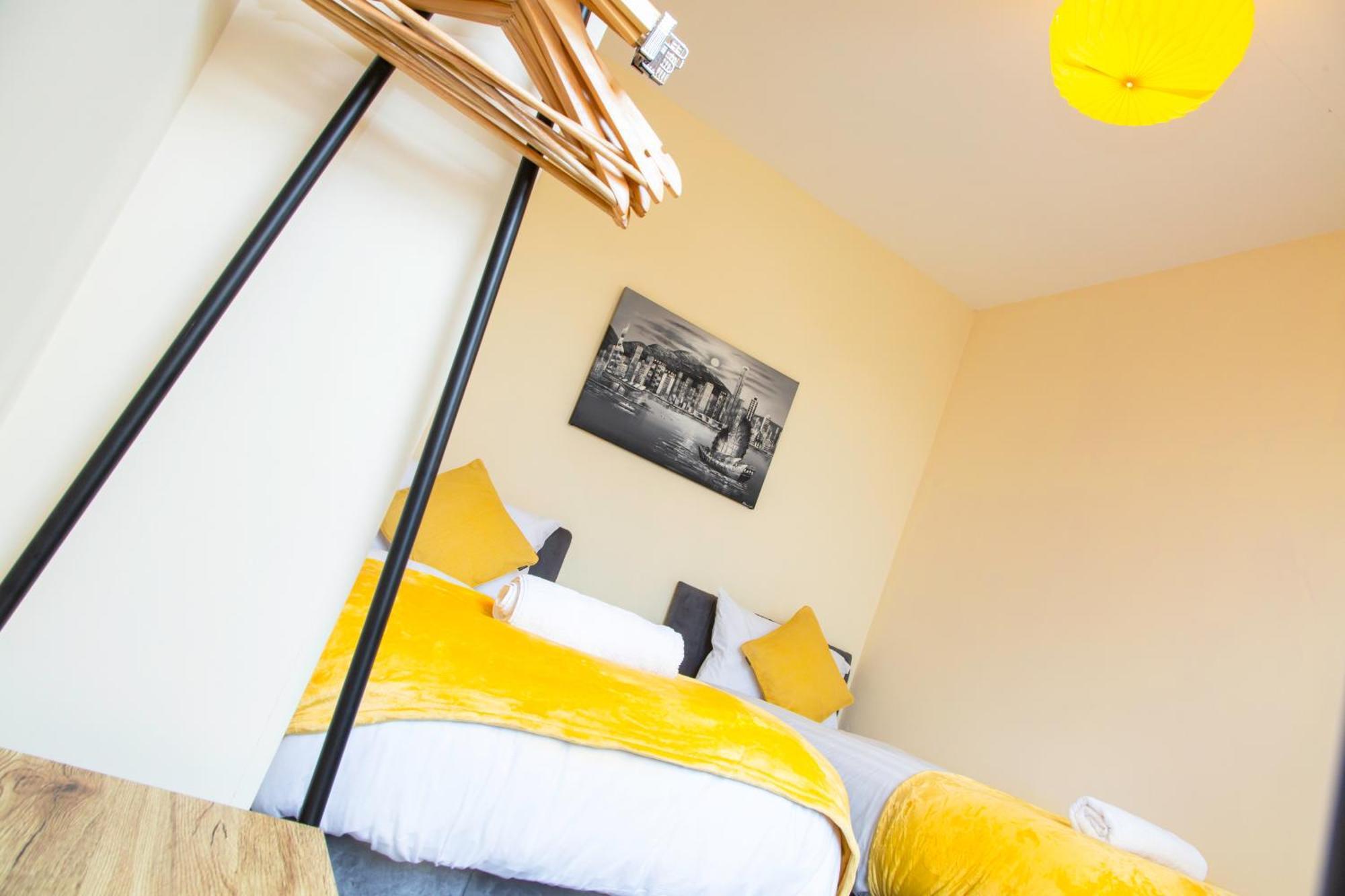 Newly Launched 3 Bedroom House With Free Parking Litherland Esterno foto
